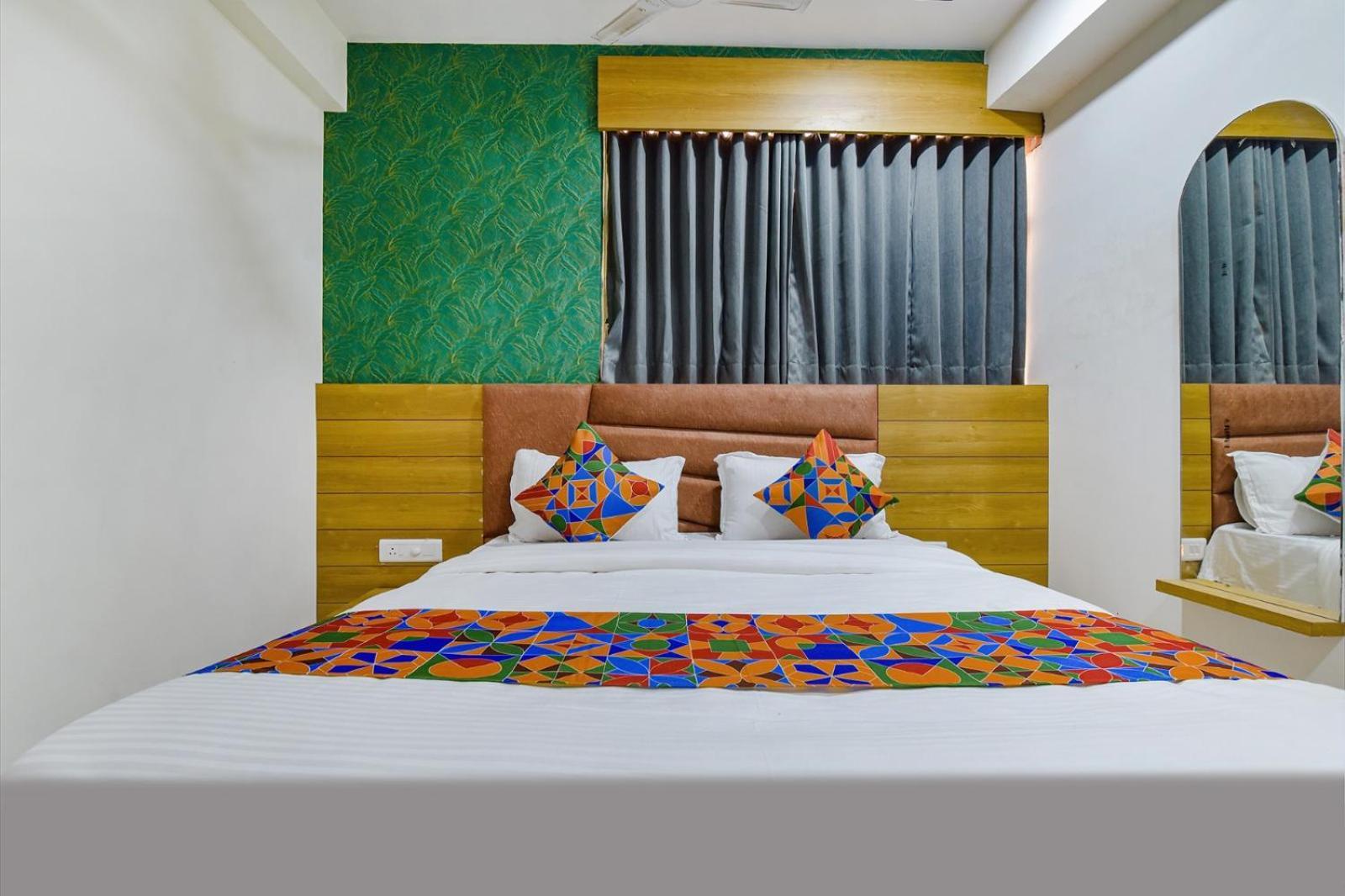 Hotel Green Tree Ahmedabad Extérieur photo