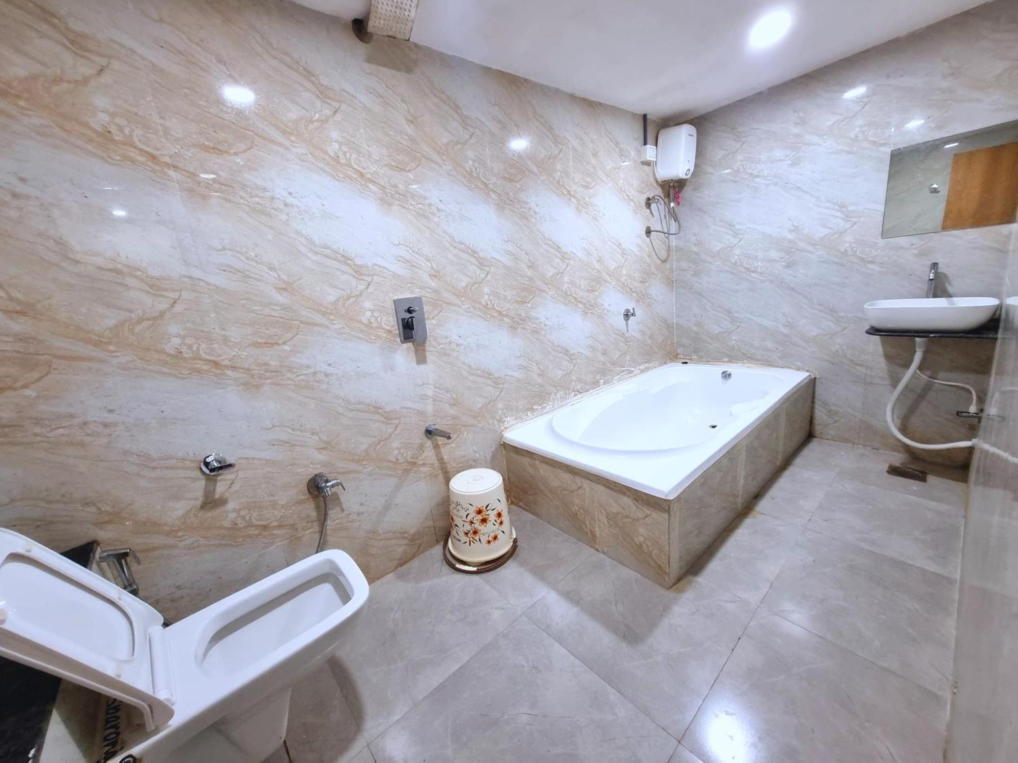 Hotel Green Tree Ahmedabad Extérieur photo