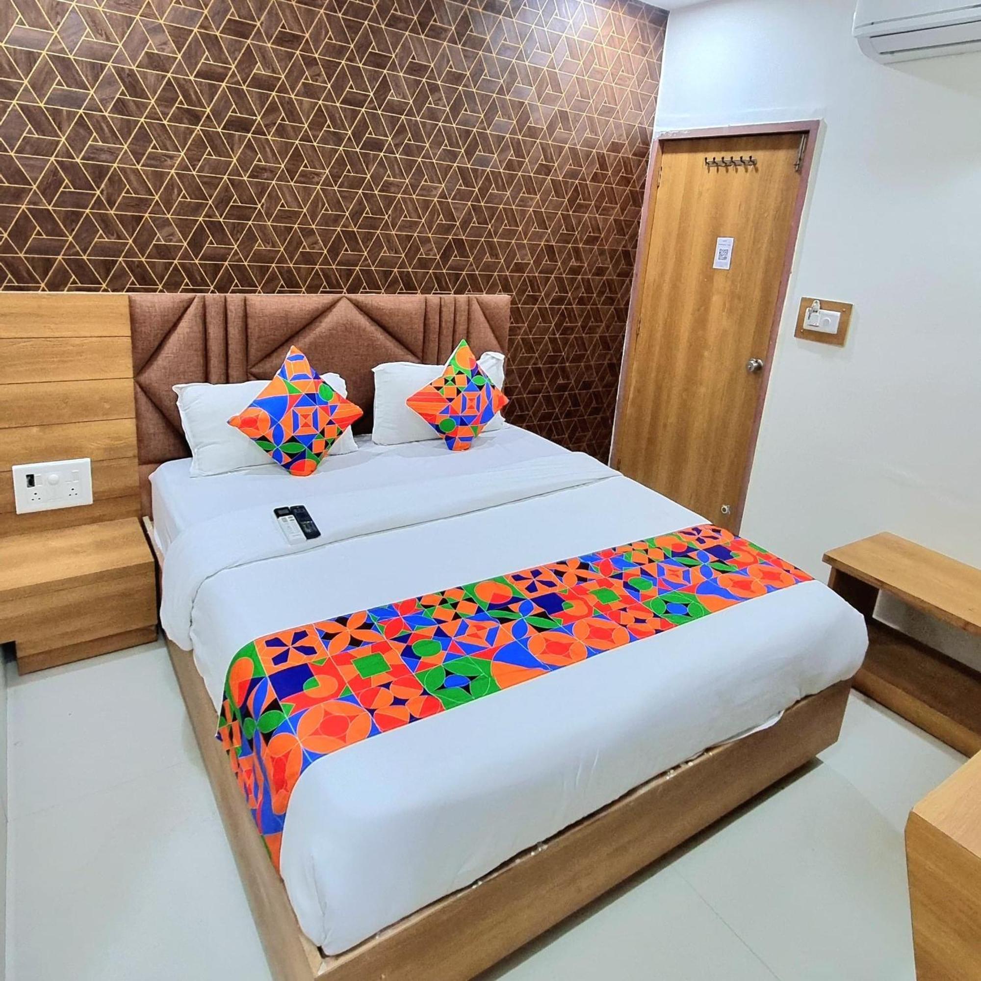 Hotel Green Tree Ahmedabad Extérieur photo